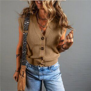 🤎 Parchment Button-Front V-Neck Sweater Vest – Size M